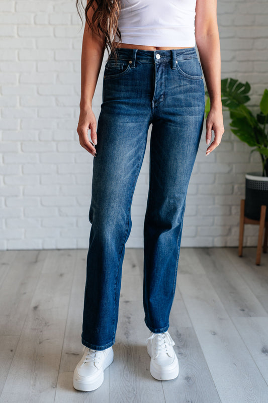 Judy Blue -Muriel Mid Rise Control Top Classic Straight Jeans
