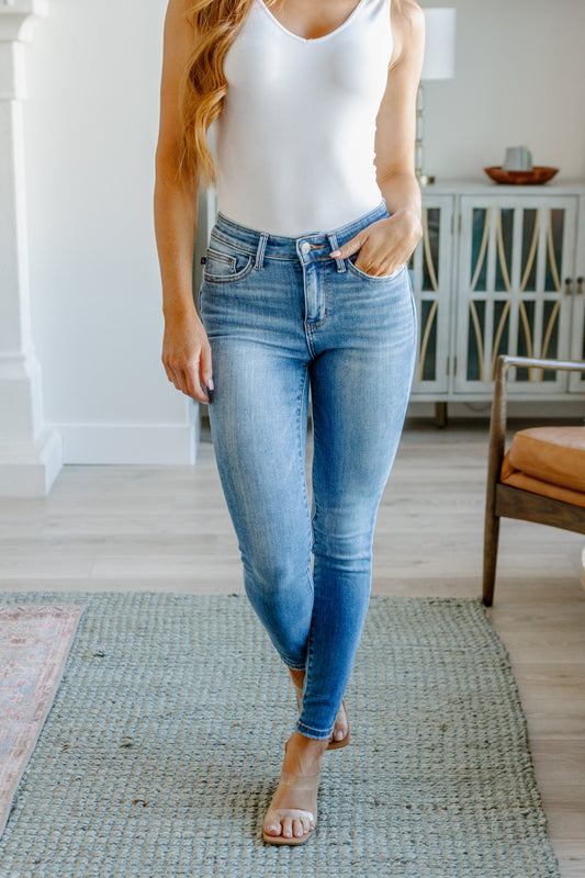 Judy Blue -Catherine Mid Rise Vintage Skinny Jeans