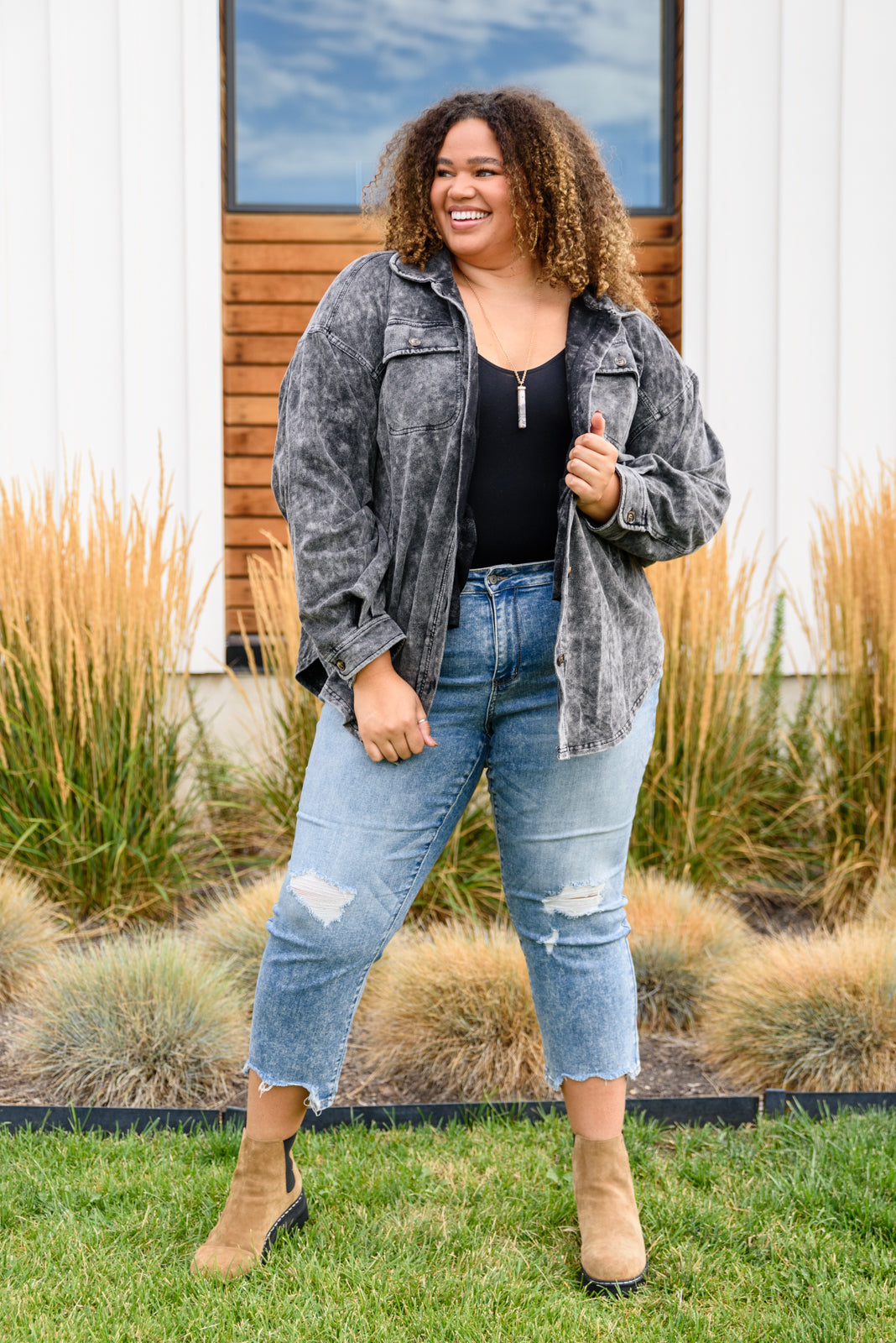 Judy Blue -Cityscape Cropped Chew Hem