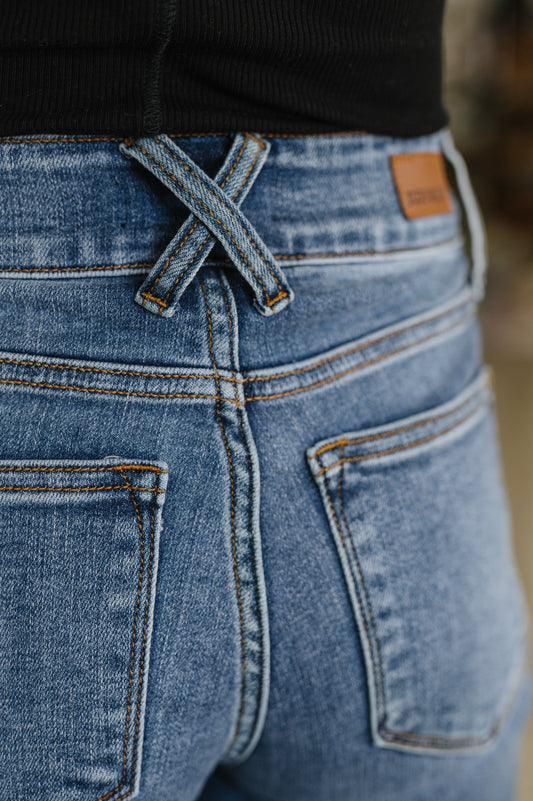 Judy Blue -Elsie High Rise Double Button Wide Leg Jeans