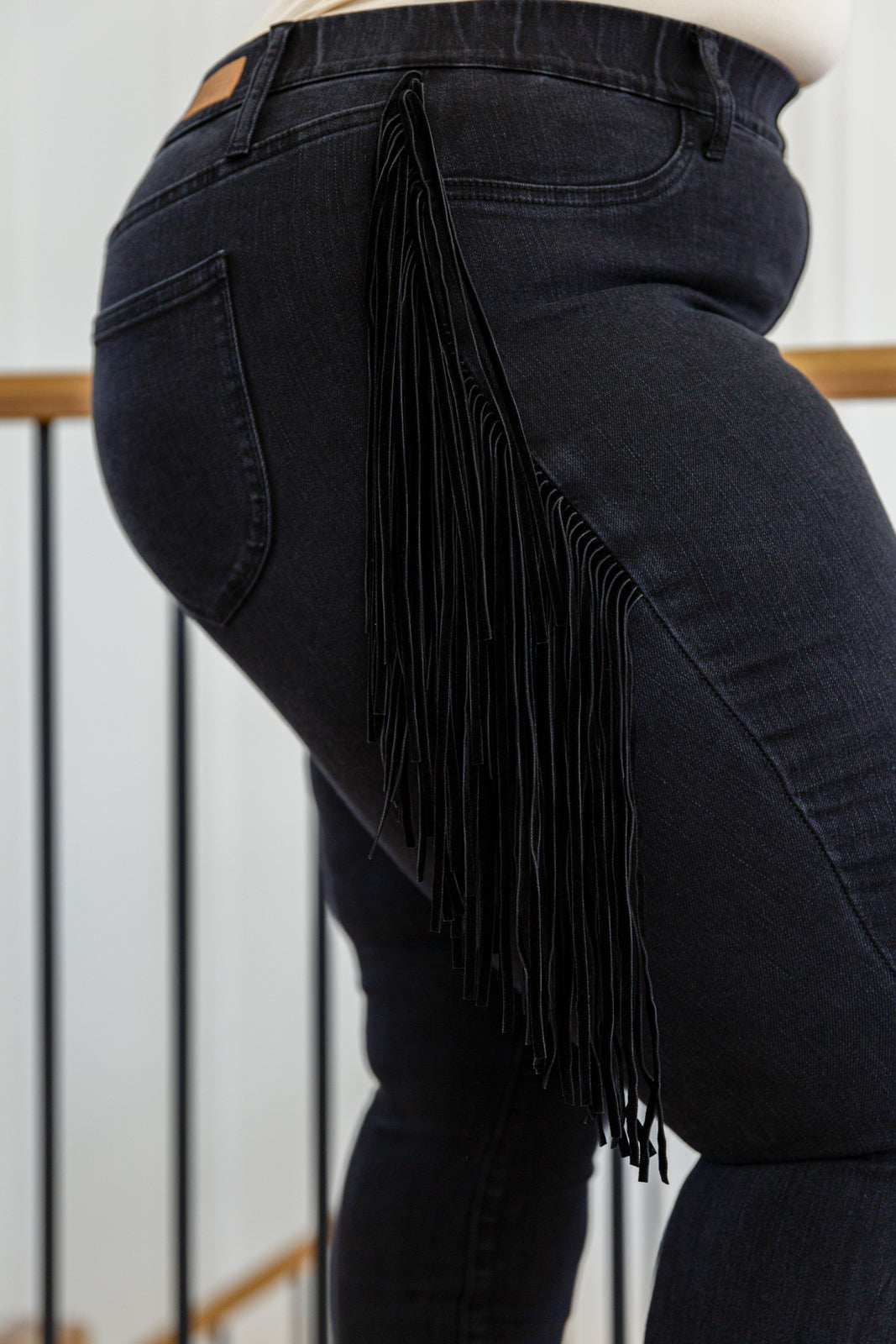 Judy Blue -Hilary Side Fringe Skinny Jegging In Black