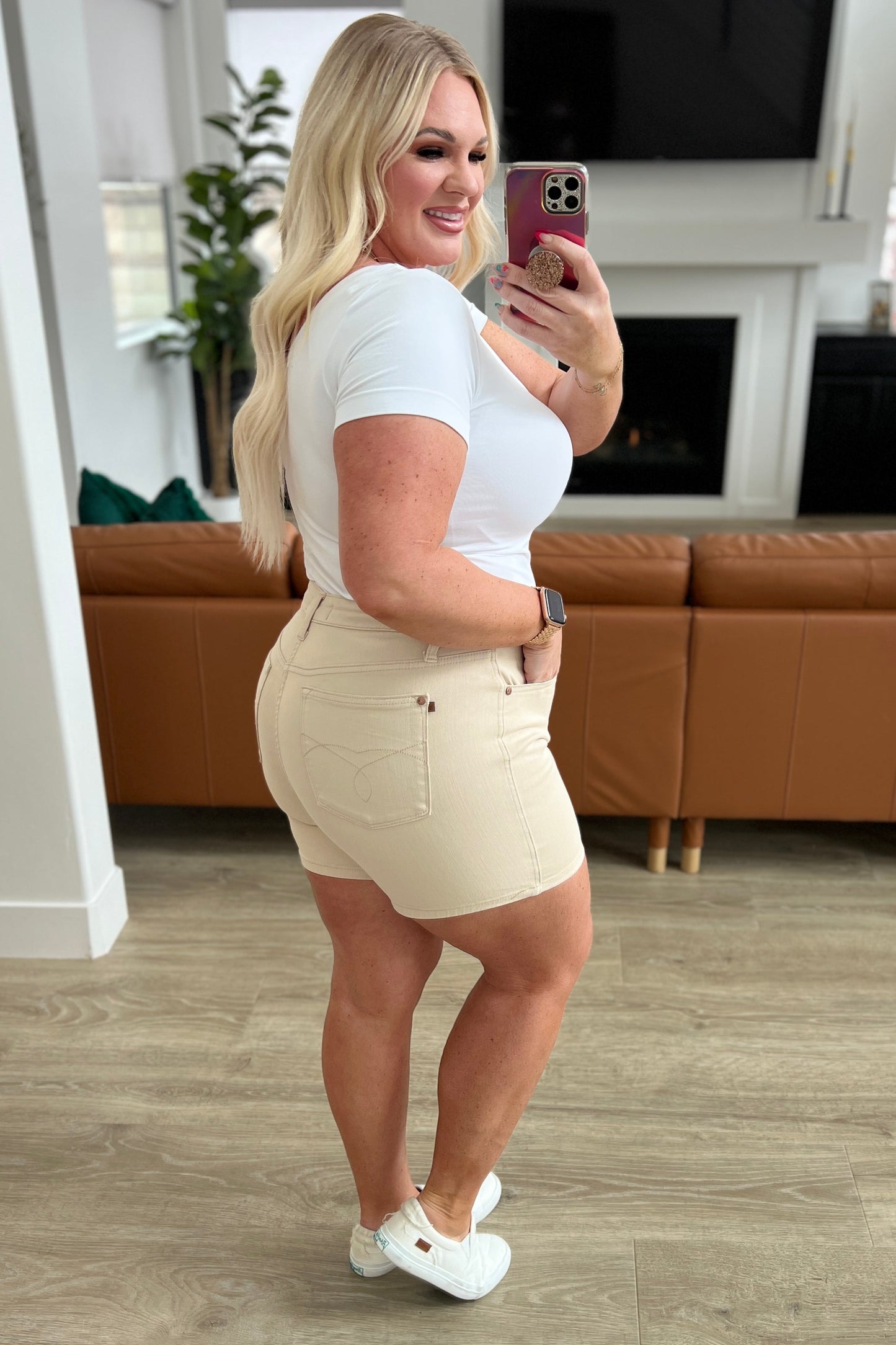 Judy Blue -Greta High Rise Garment Dyed Shorts in Bone