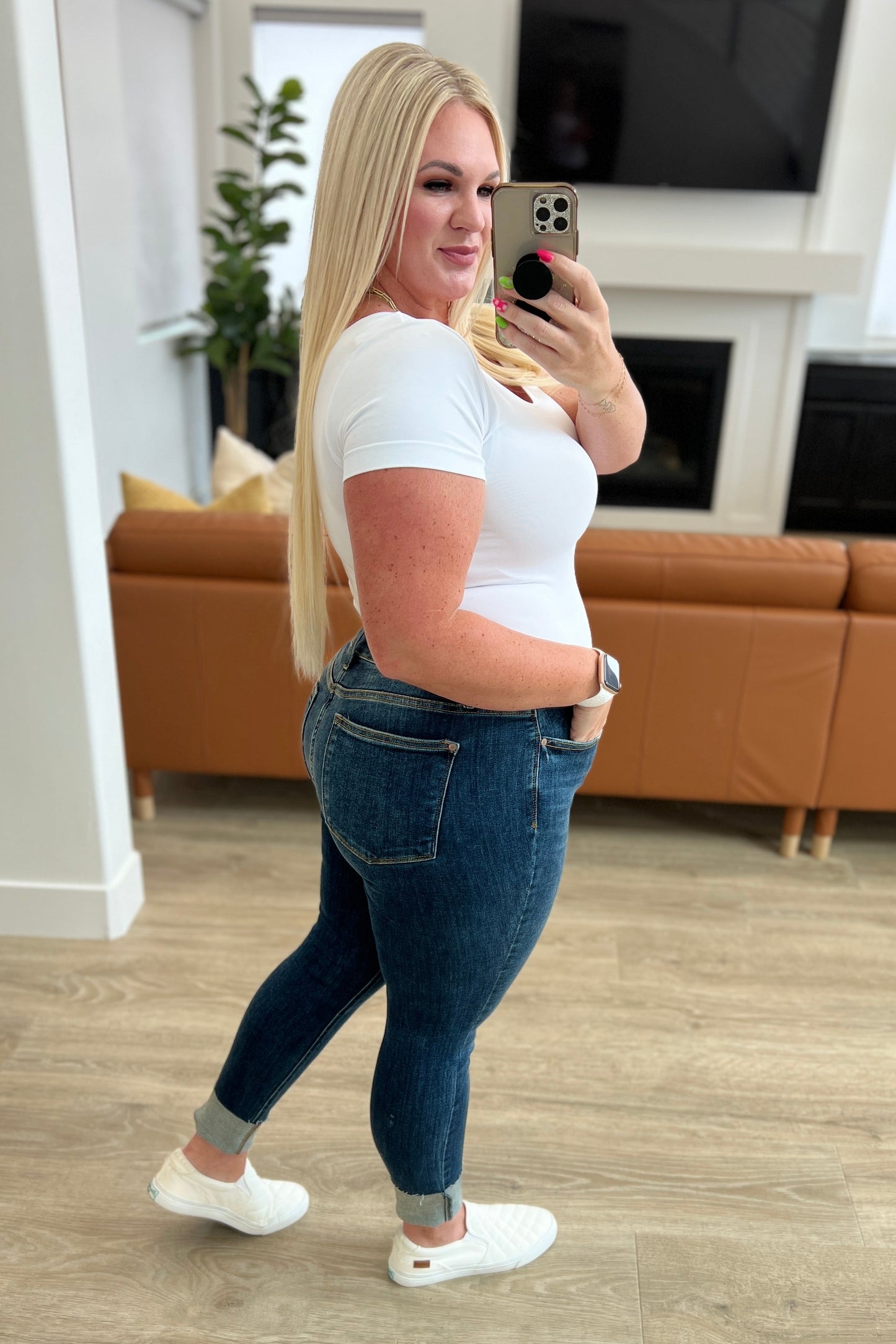 Judy Blue -Lydia Mid Rise Vintage Raw Hem Skinny Jeans