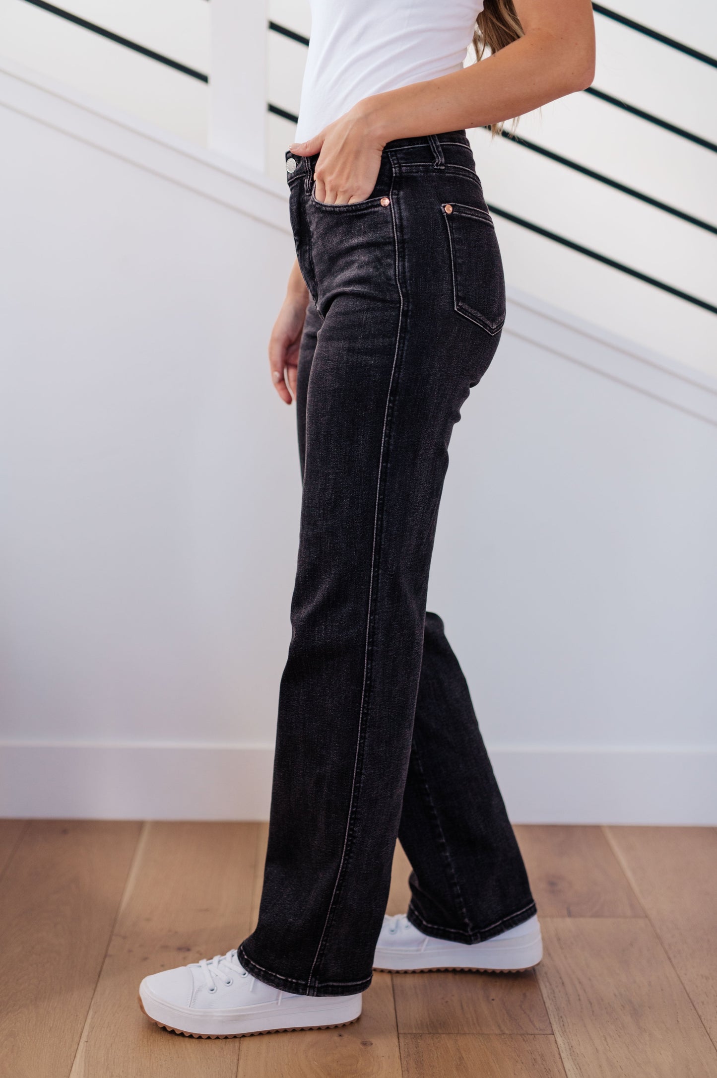 Judy Blue -Joan High Rise Control Top Straight Jeans in Washed Black