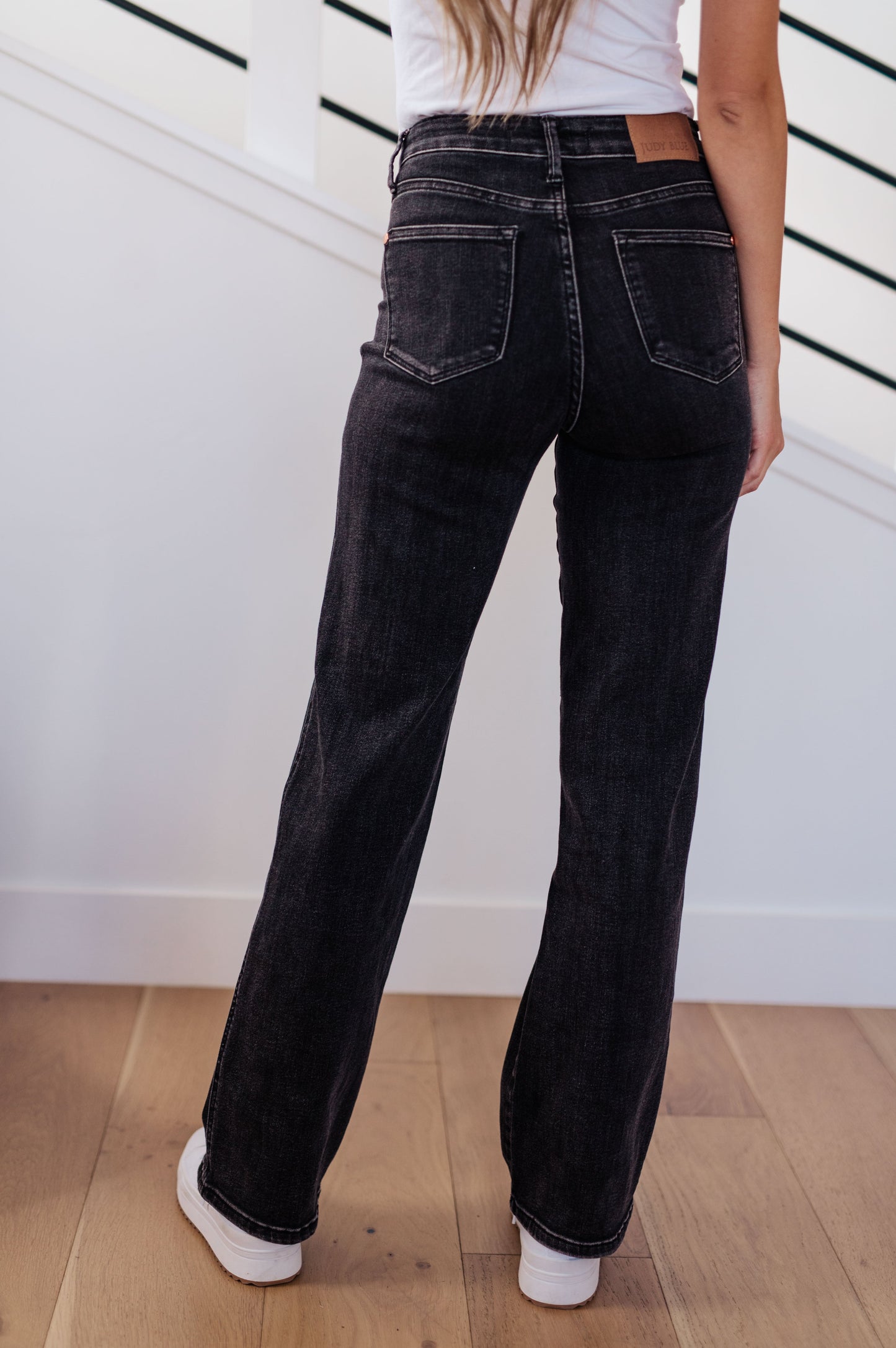Judy Blue -Joan High Rise Control Top Straight Jeans in Washed Black