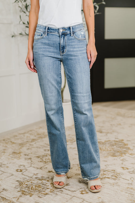 Judy Blue -Lorena Mid Rise Vintage Wash Bootcut Jeans