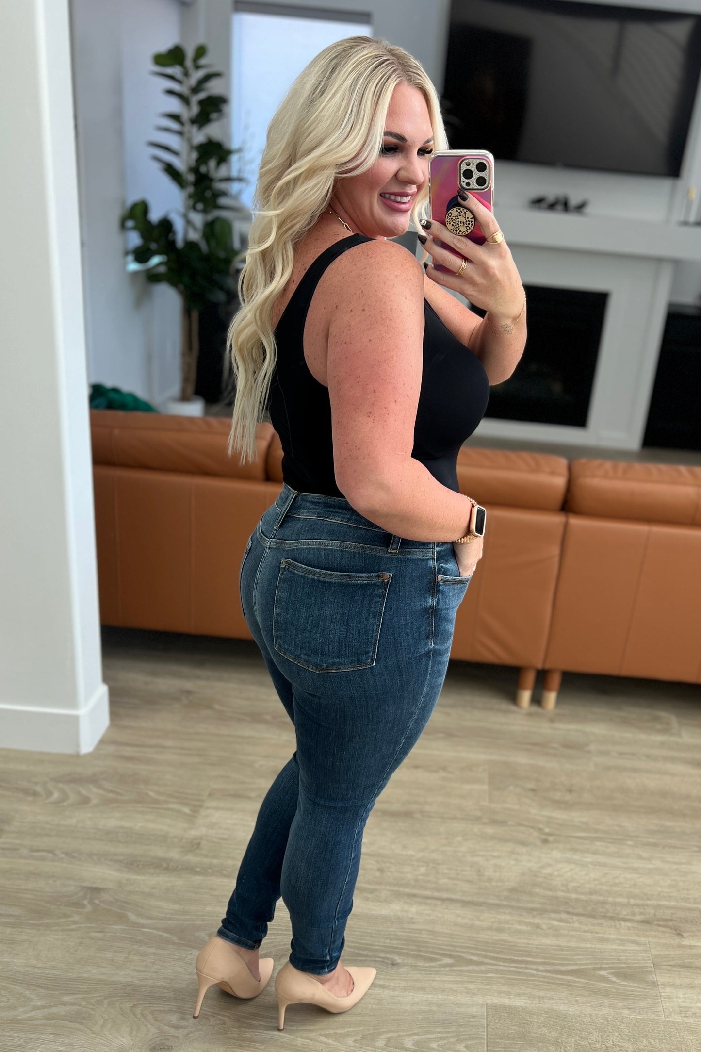 Judy Blue -Maxine Mid-Rise Skinny Jeans