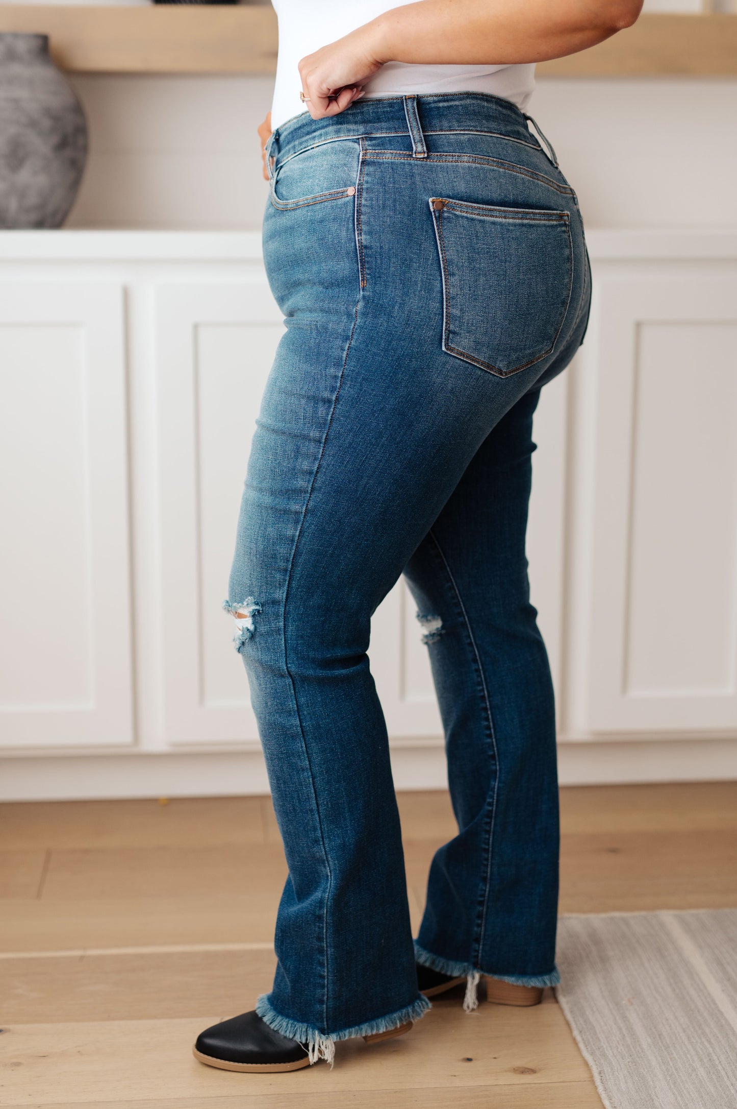 Judy Blue -Morgan High Rise Distressed Straight Jeans