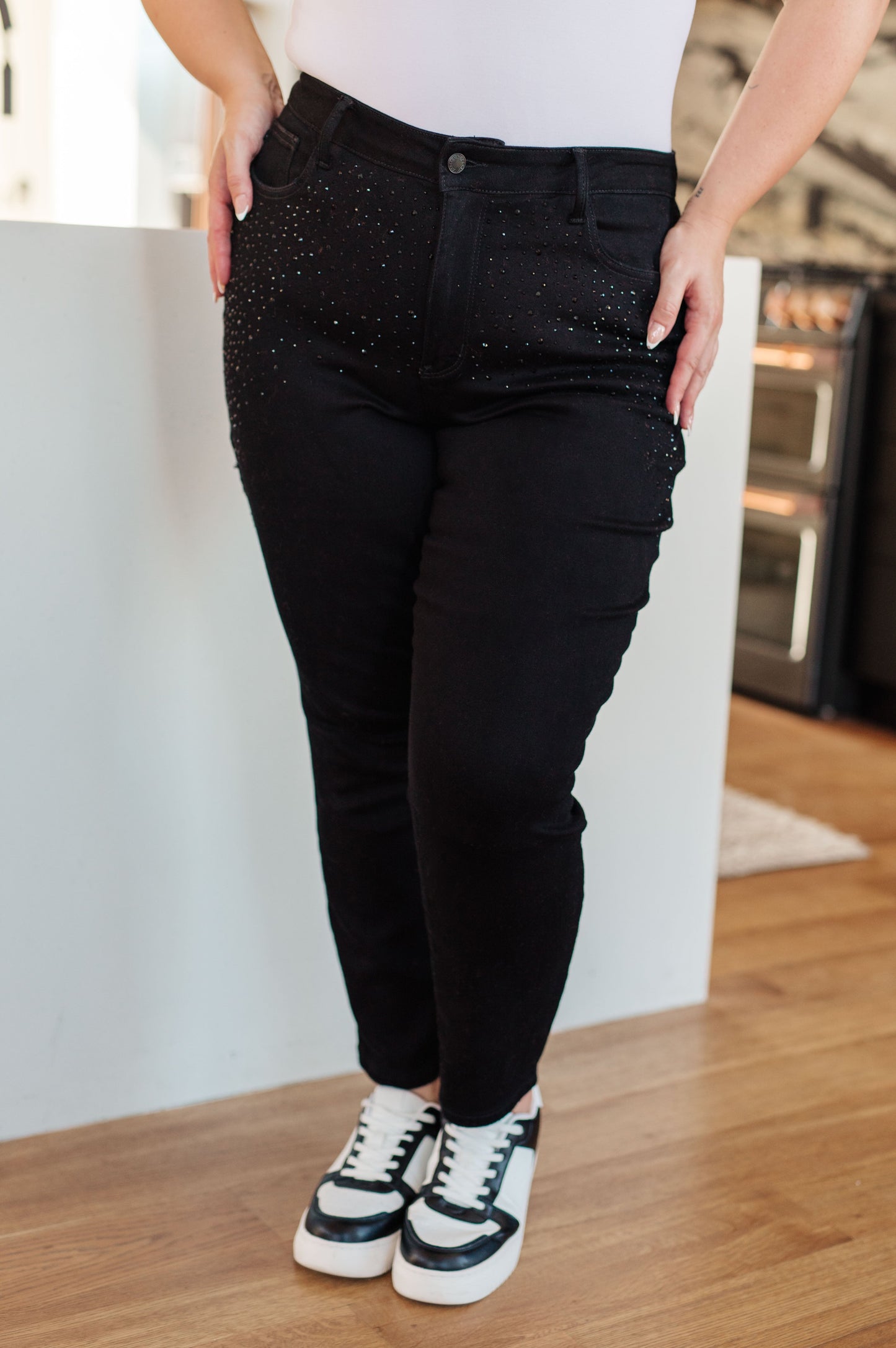 Judy Blue -Reese Rhinestone Slim Fit Jeans in Black