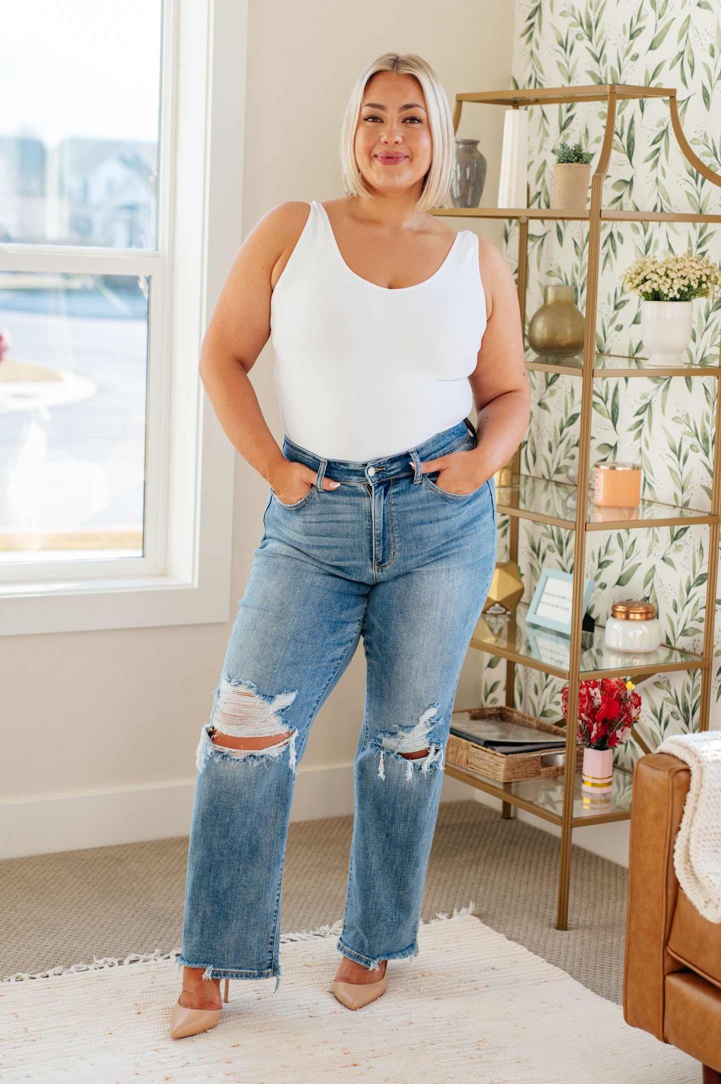Judy Blue -Rose High Rise 90's Straight Jeans in Light Wash